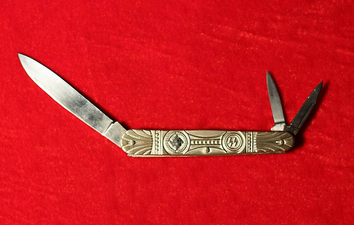 Перочинный нож с двумя лезвиями