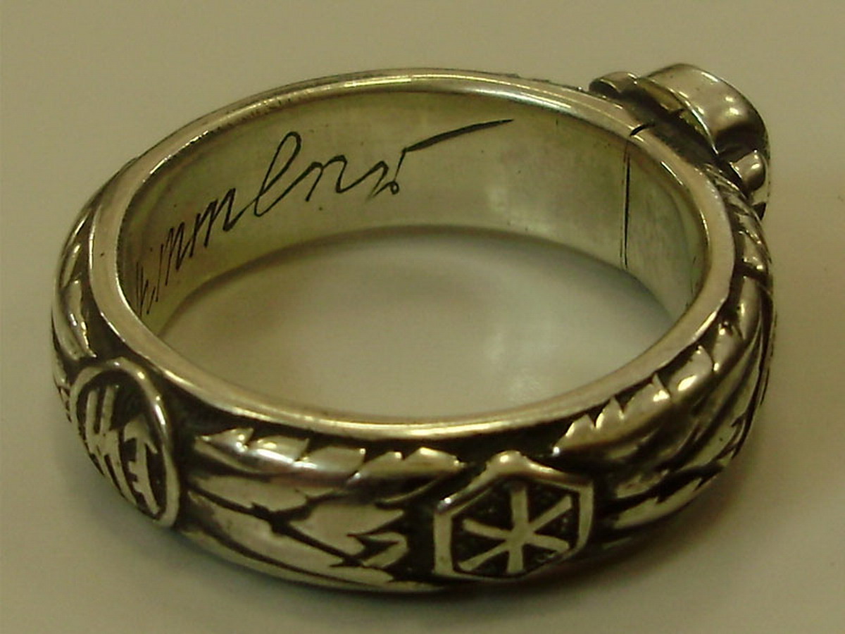 Почётное кольцо "Тотенкопфринг"